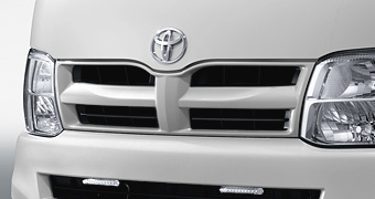 Решетка крашенная для Toyota HIACE TRH200V-RRPDK-G (Июль 2010 – Май 2012)